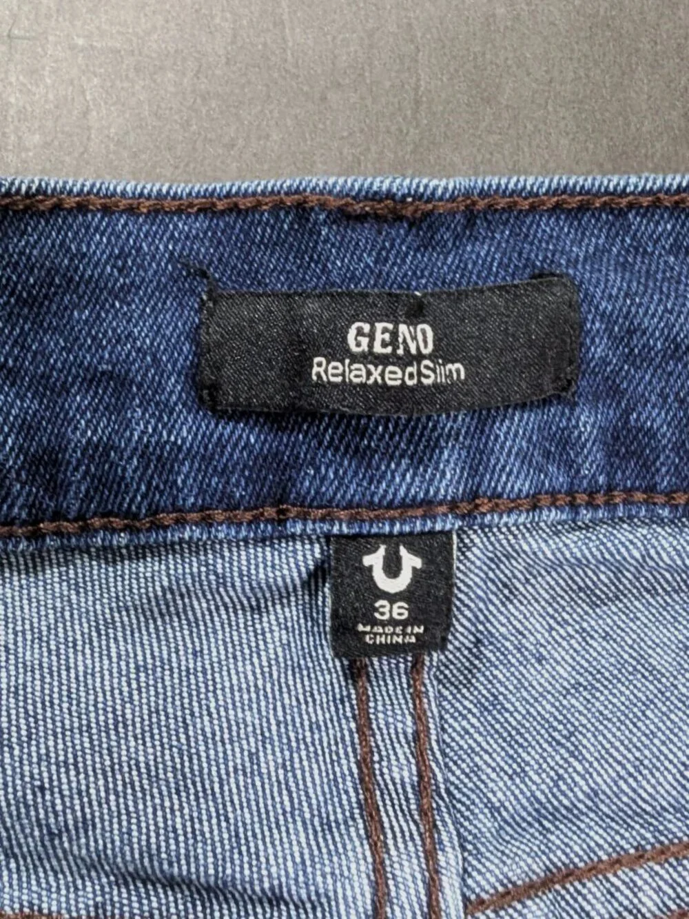 True Religion Jeans Men`s Size 36x32 Blue Dark Wash Geno Relaxed Slim Denim